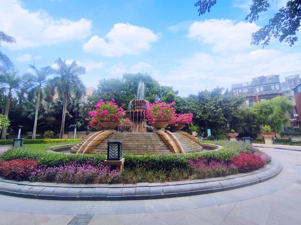 深圳龙岗平湖御峰园(别墅)凤凰山 御峰园精装四层别墅 办公自住一体化