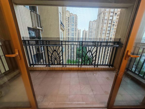 广州番禺汉溪长隆长隆珑翠长隆珑翠花园138方31户型,南北通透对流光线