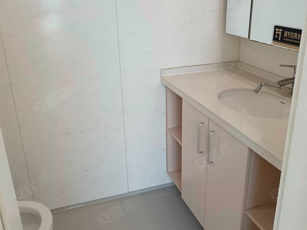 南通崇川中央商务区中南世纪城(商住楼)中南世纪城 彩虹漾旁 圆弧两室精装 家具家电齐全 随时看房出租房源真实图片