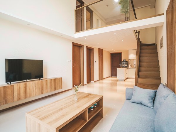 青岛城阳红岛融创红岛湾(商住楼)精装loft套二公寓可月付无中介出租