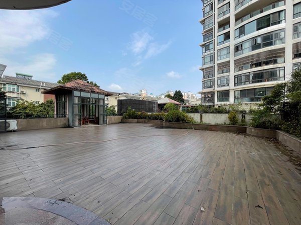 南宁青秀凤岭北枫林蓝岸近地铁口 带200平私人露台 枫林蓝岸 居住