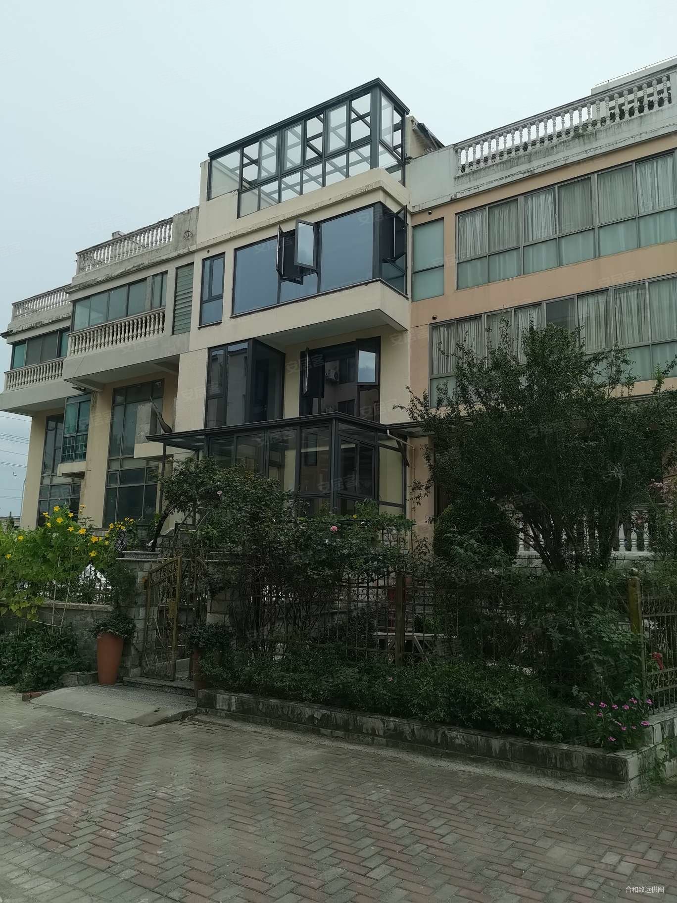 张浦鸿禧山庄联排别墅南花园临河实际使用面积380平米诚心出