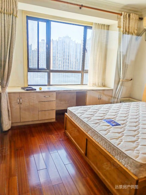 只要98不要看标价国际公馆房东赚大钱换大房精装两室