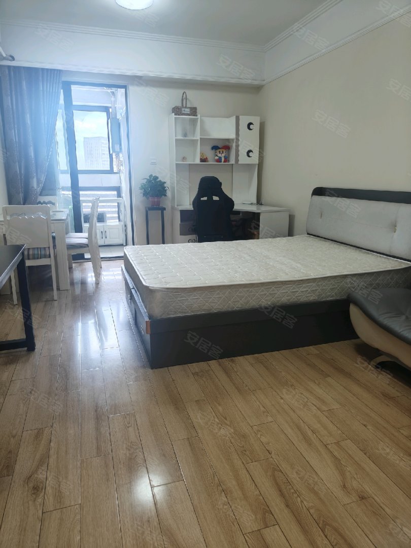 华地公馆威廉公寓 1室0厅1卫