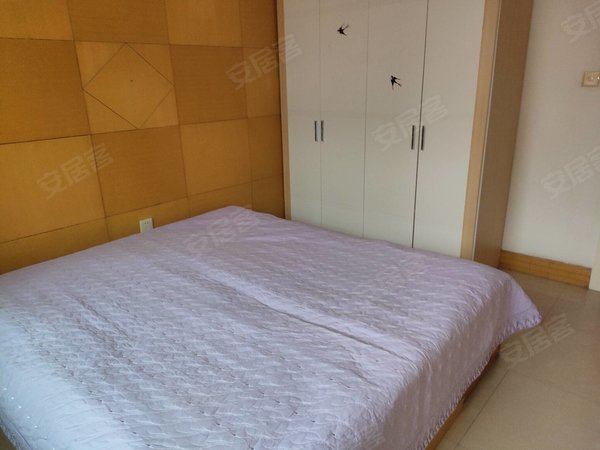 包头青山科学路都市花园(东区)都市花园3楼紧邻师院，供电，一机一中附近家电家具齐全出租房源真实图片