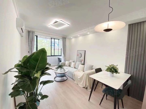 上海静安曹家渡万航渡路682号小区地铁口精装修拎包入住,中间楼层出租