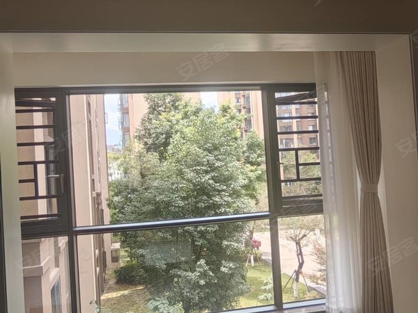 凉山西昌长宁小区九洲云海间西部九洲云海间 标准套三双卫 精装修 拎包入住带空调出租房源真实图片