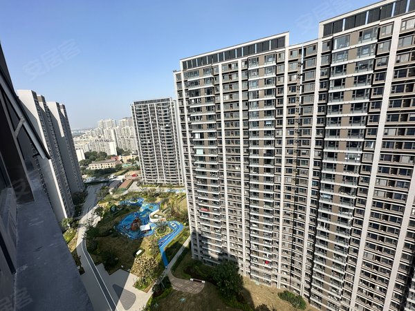 昆山玉山城南万科江湾澜庭万科全新小区精装三室,品牌家居,首1次出租