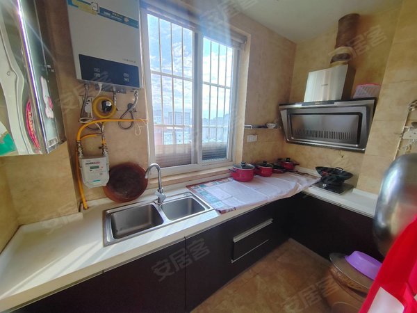 凉山西昌南坛山水阳光新城唐园旁  山水阳光 精装套一 电梯 诚心出租 家具家电齐全出租房源真实图片