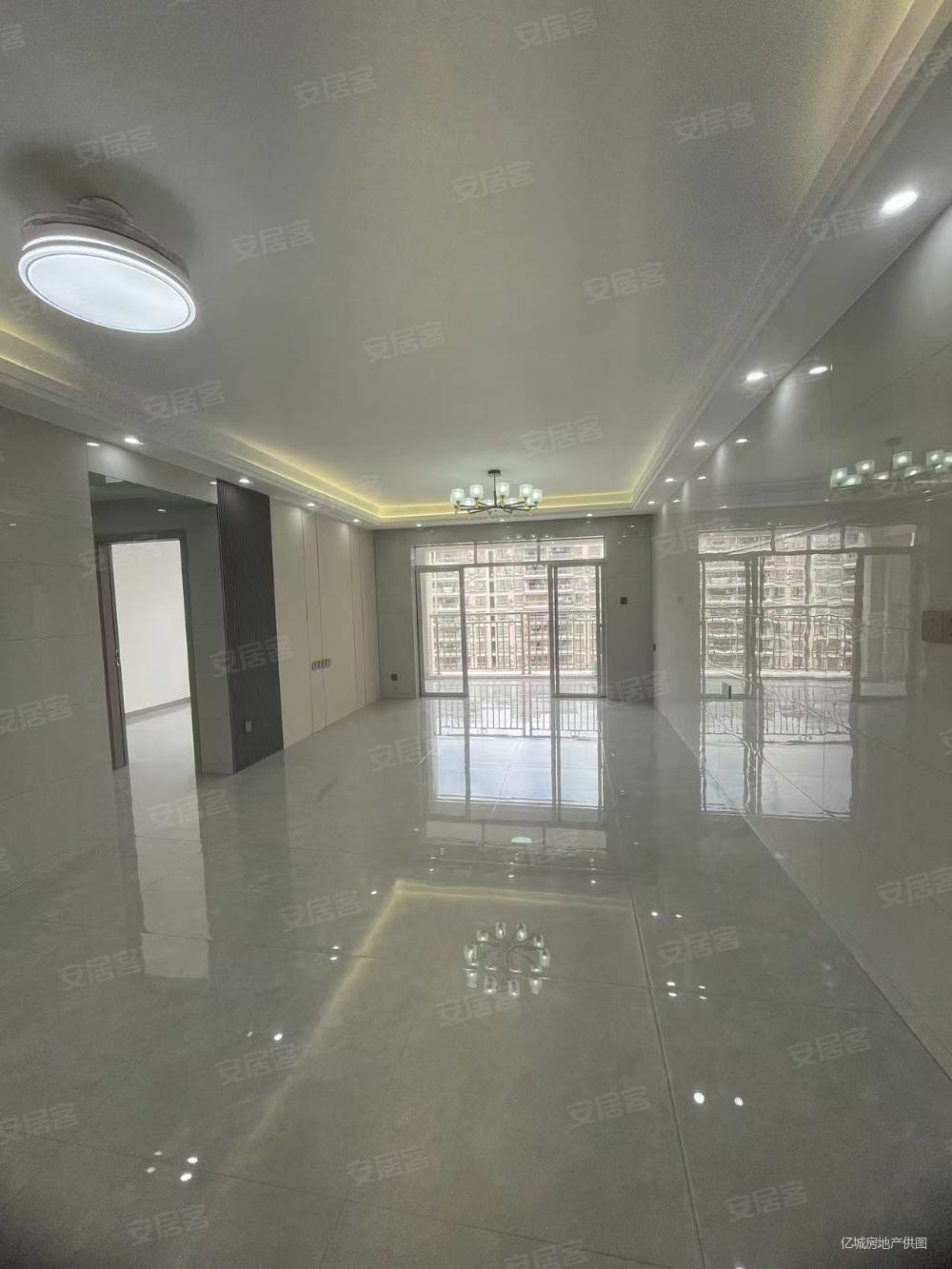 新晖雅苑3室2厅2卫116㎡北56.5万