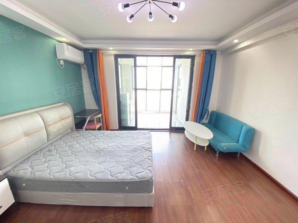 江南摩卡,隐龙湾,近三江汇创谷,物美,环境优美,朝南带阳台