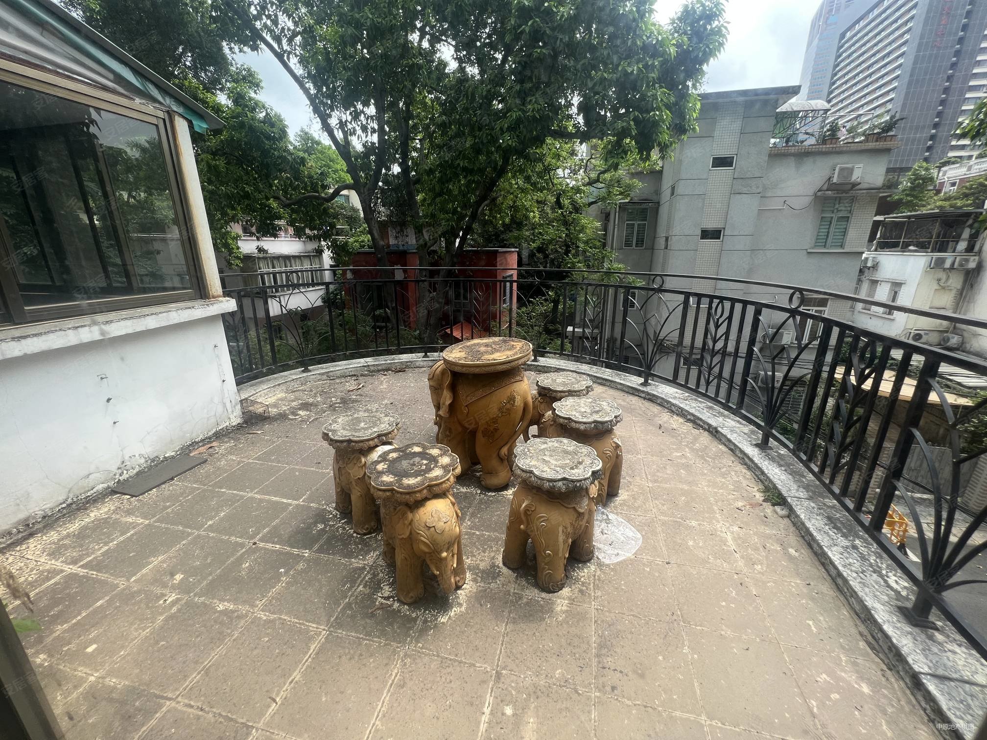 华侨新村独栋别墅,花园280平可停6台车,适合自住适合做餐饮