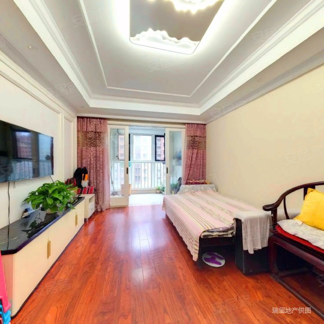 青岛印象畔 小高层精装套二 保护好  诚心出售