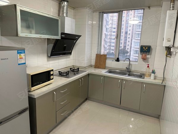 无锡江阴澄江望江花园怡江城城西,怡江城电梯六楼精装两室两厅包物业