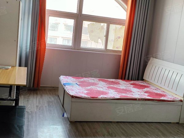 青岛平度李园圣凯国际圣凯国际精装房,干净整洁800每月,能做饭!