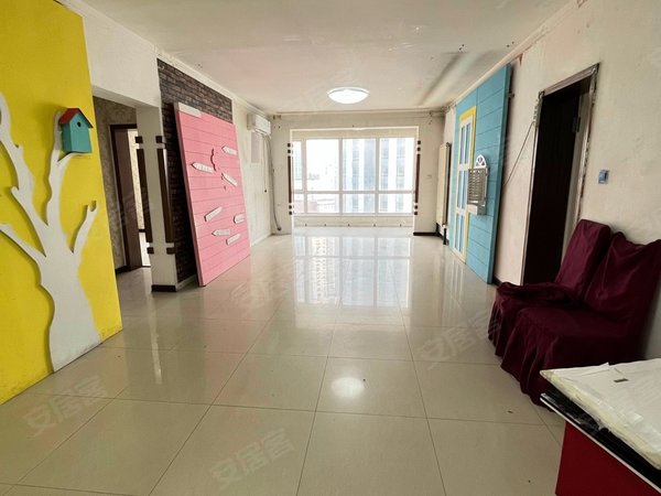 沈阳大东东中街大悦城中街大悦城b馆楼上 两室一厅南向工作室 砖石