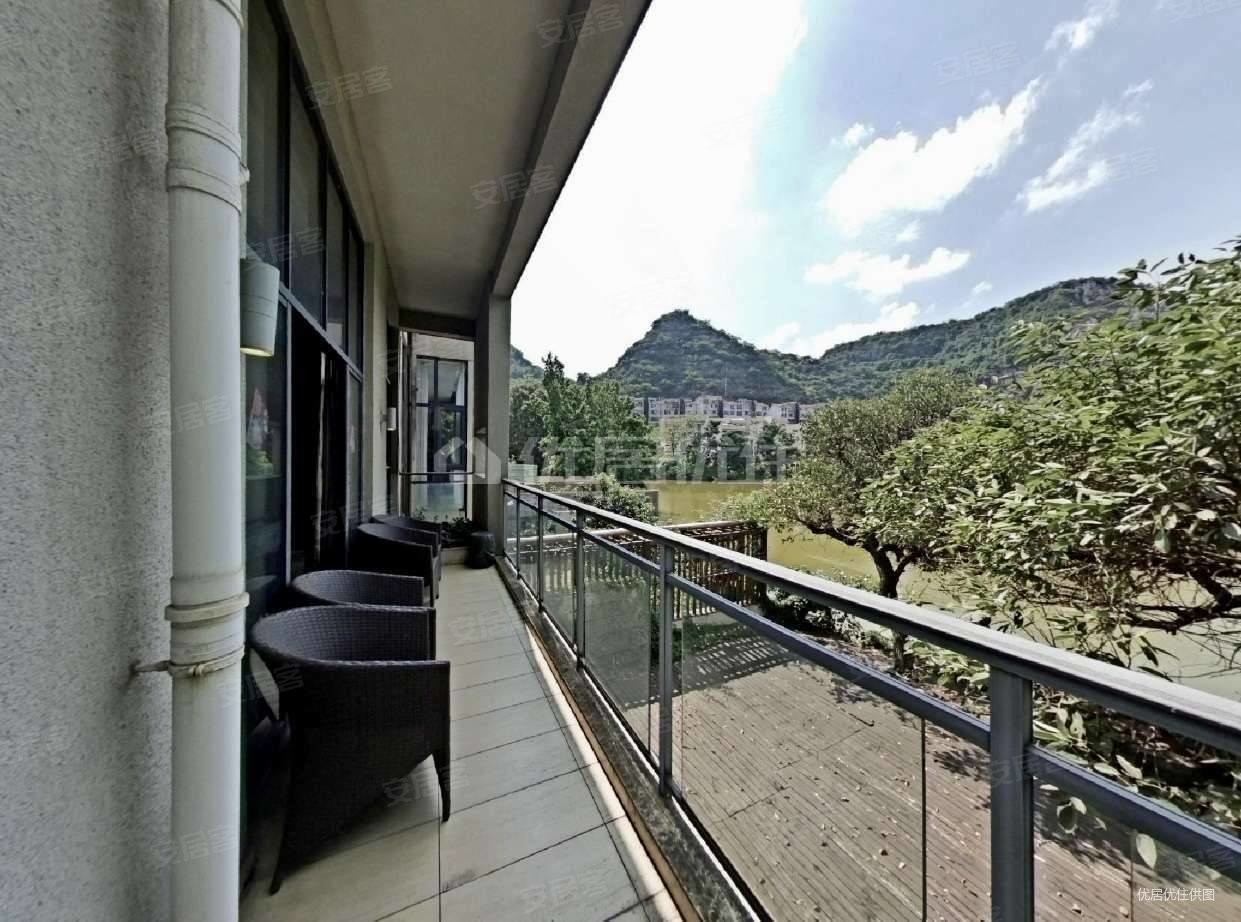 大美天第边套湖景别墅带前后花园