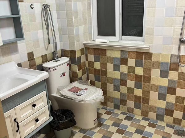 徐州丰县丰县城区锦绣东城锦绣东城精装两室电梯暖气房，吾悦附近，月租1083编号905出租房源真实图片