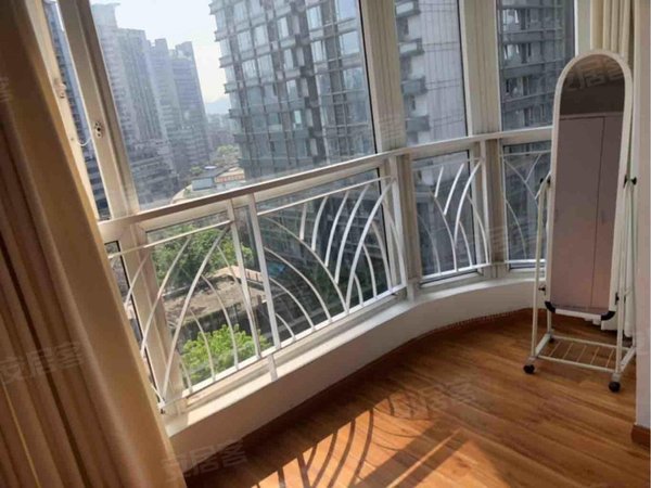 重庆渝中解放碑美力大厦较场口地铁站,美力大厦,端户全落地窗,随时