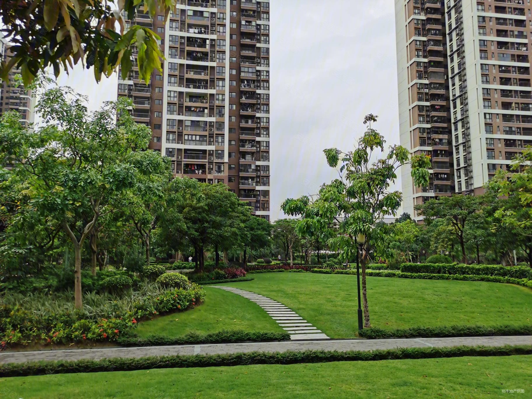 万科东荟城3室2厅1卫85.79㎡东南385万