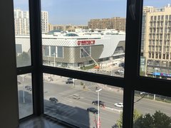 青岛城阳家佳源万达广场对面高层单间押一付一带空调出租房源真实图片