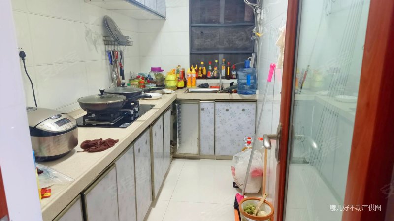 椰海大道山高旁边椰海雅苑电梯精装修次新小区户型彩光好朝南