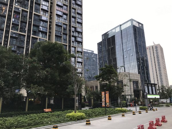 广州番禺汉溪长隆保利大都汇长隆保利大都汇 2室2厅2卫 南北通透 69平