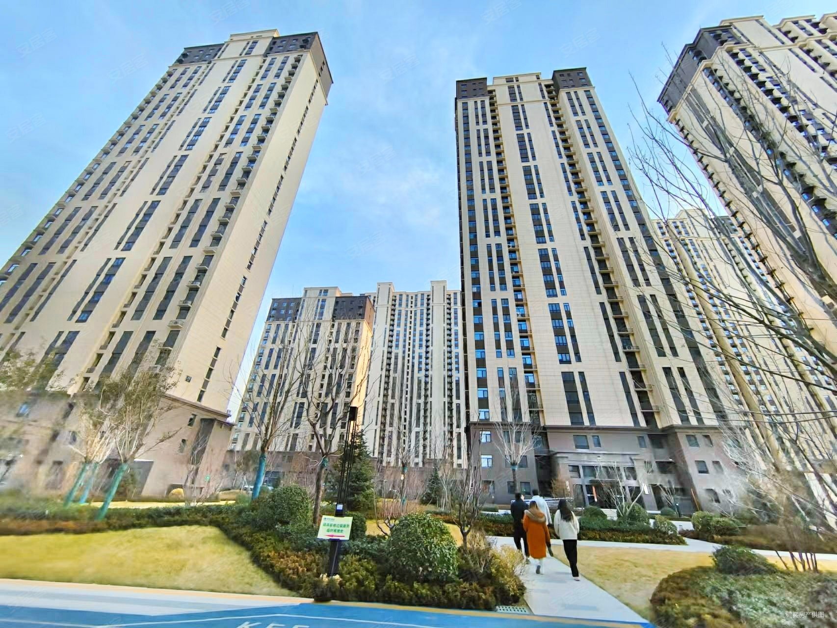 新里城西斯莱公馆3室2厅2卫114.6㎡南北150万