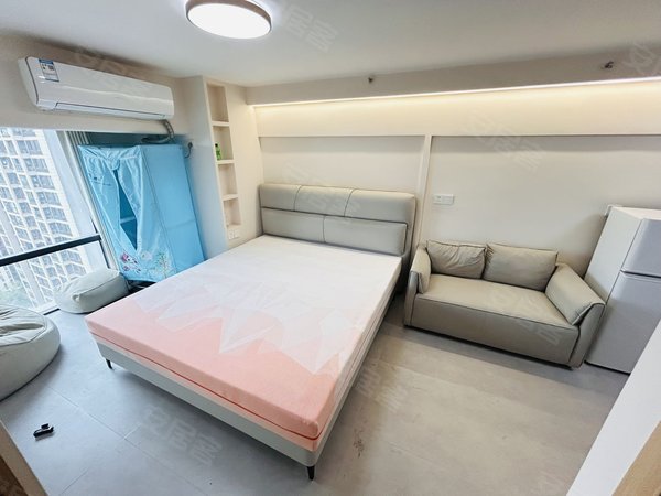 重庆两江新区蔡家中南玖宸(商住楼)六号线地铁站口 精装大单配 带落地窗大床 可月付0宗芥出租房源真实图片