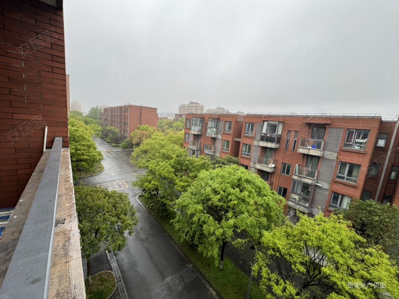 滴水湖馨苑(公寓住宅)3室2厅1卫87.73㎡南北212万