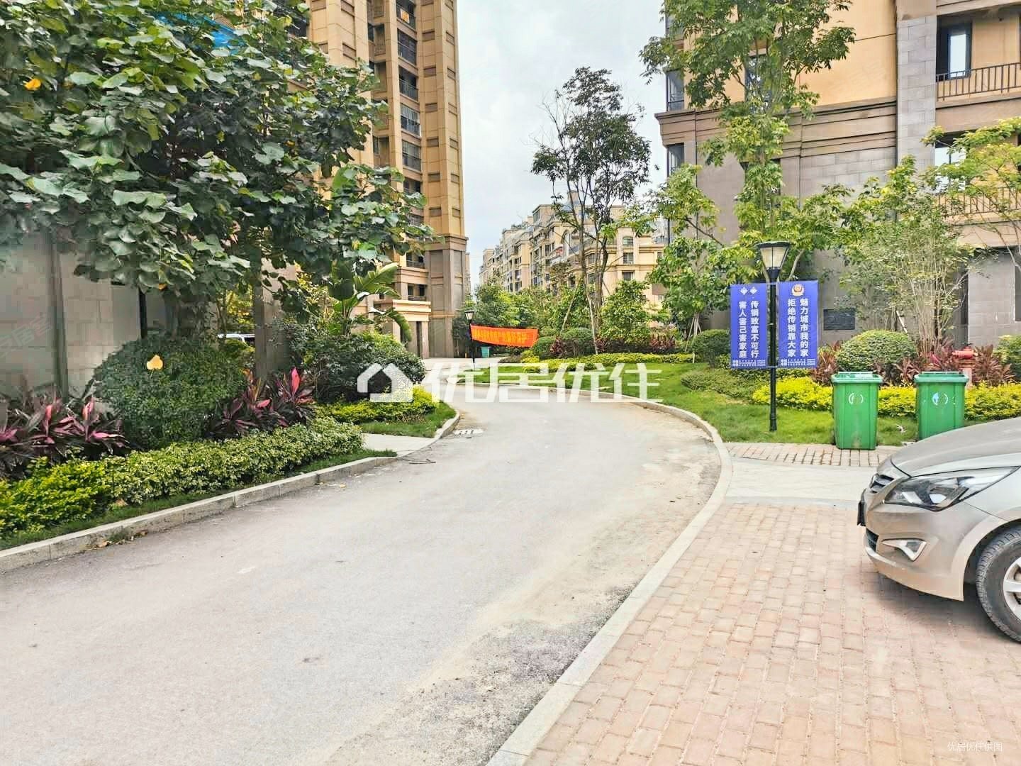 五象新区地铁口物业 灵龟山公园 环境优美,龙域香醍半岛二手房,52万,2