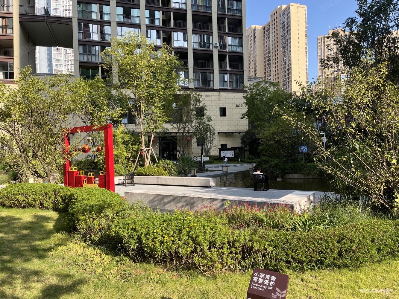 富康珑庭4室2厅3卫149.8㎡南北70万