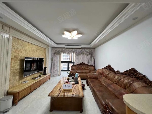 海丰海城海城城区云岭山庄云岭山庄 精装3房 家具家电齐全 停车方便