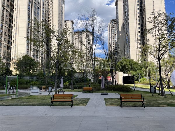 攀枝花仁和仁和城区恒邦双林悦山府一期悦山府一期精装两室出租家具