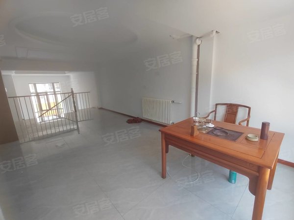 青岛即墨潮海名都苑(别墅)名都苑精装别墅带院,可办公可居住宽敞明亮