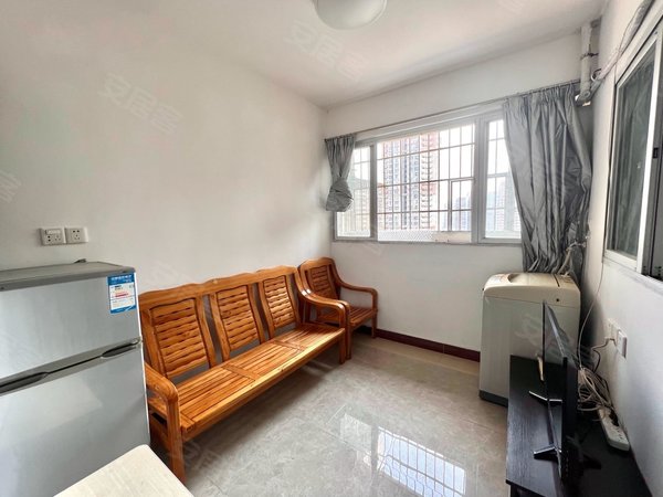 广州越秀五羊新城五羊新城雍景台五羊邨地铁附近 两房一厅出租 配置全