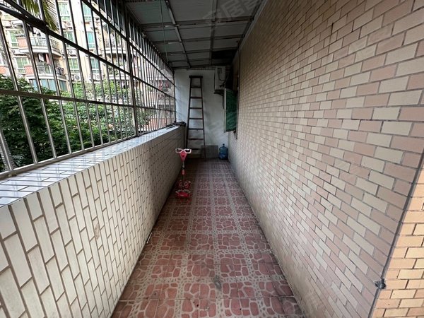 广州海珠江燕路鸿荣阁燕岗地铁站3芬针小区电梯两房3500出租房源真实