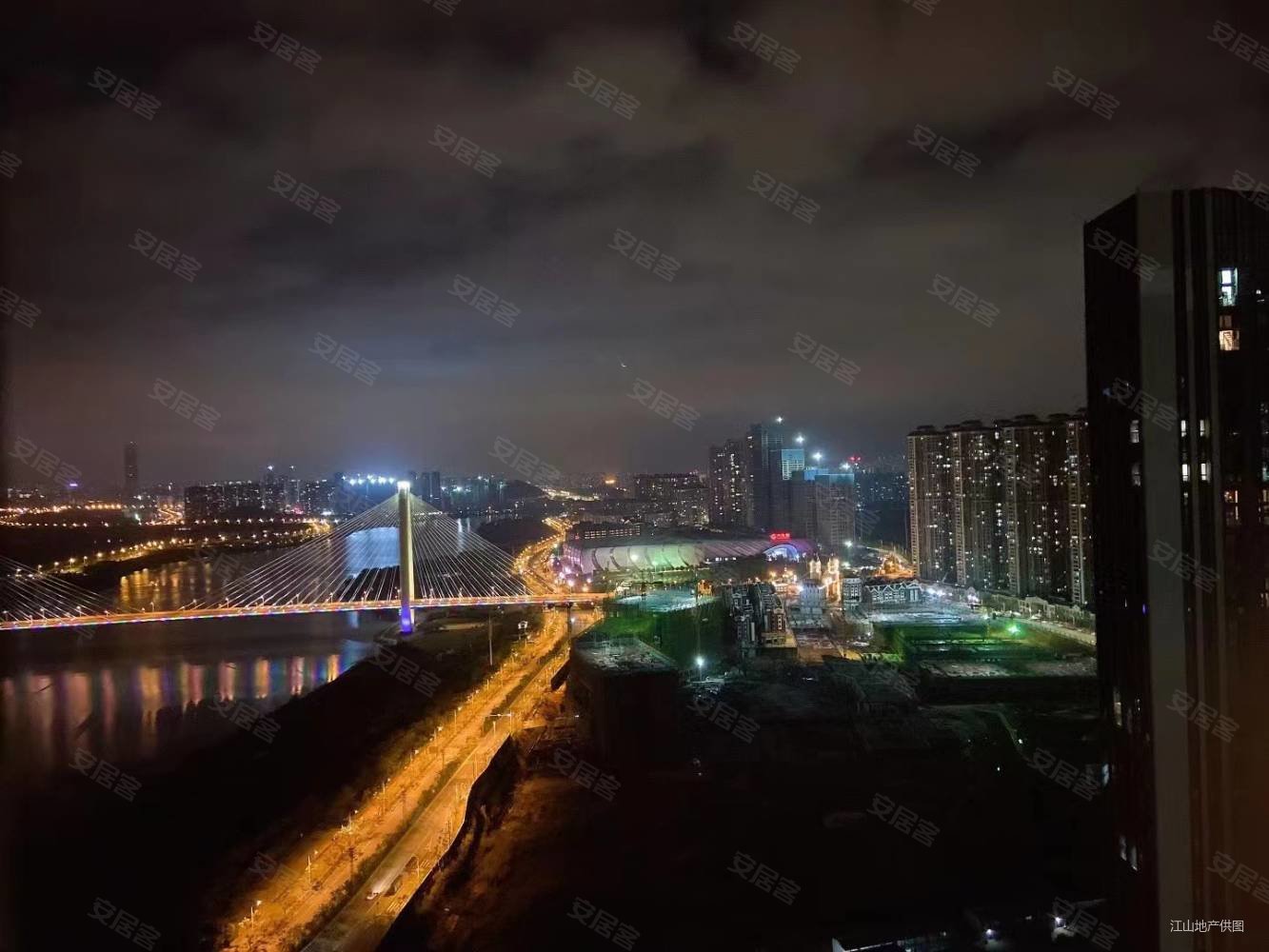 总部基地旁天誉城公寓急售地铁口23万江景