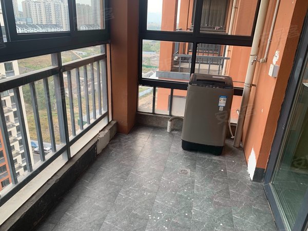 杭州余杭老余杭江南雅居苕溪旁,近菜市场,超市,临近太炎小学,近二院