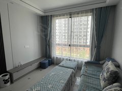 庆阳西峰西峰城区广场路附近精装修一居室,家具家电齐全,拎包入住,随时看房。出租房源真实图片