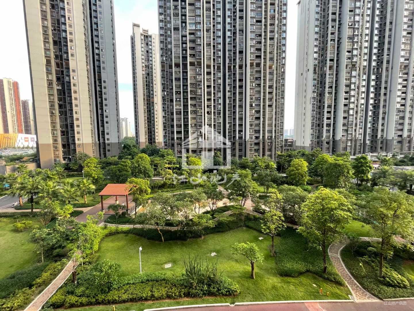 合景天汇广场5室2厅2卫136.66㎡南北163万