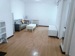 烟台芝罘幸福龙海两室,船厂保税区附近,拎包入住。出租房源真实图片