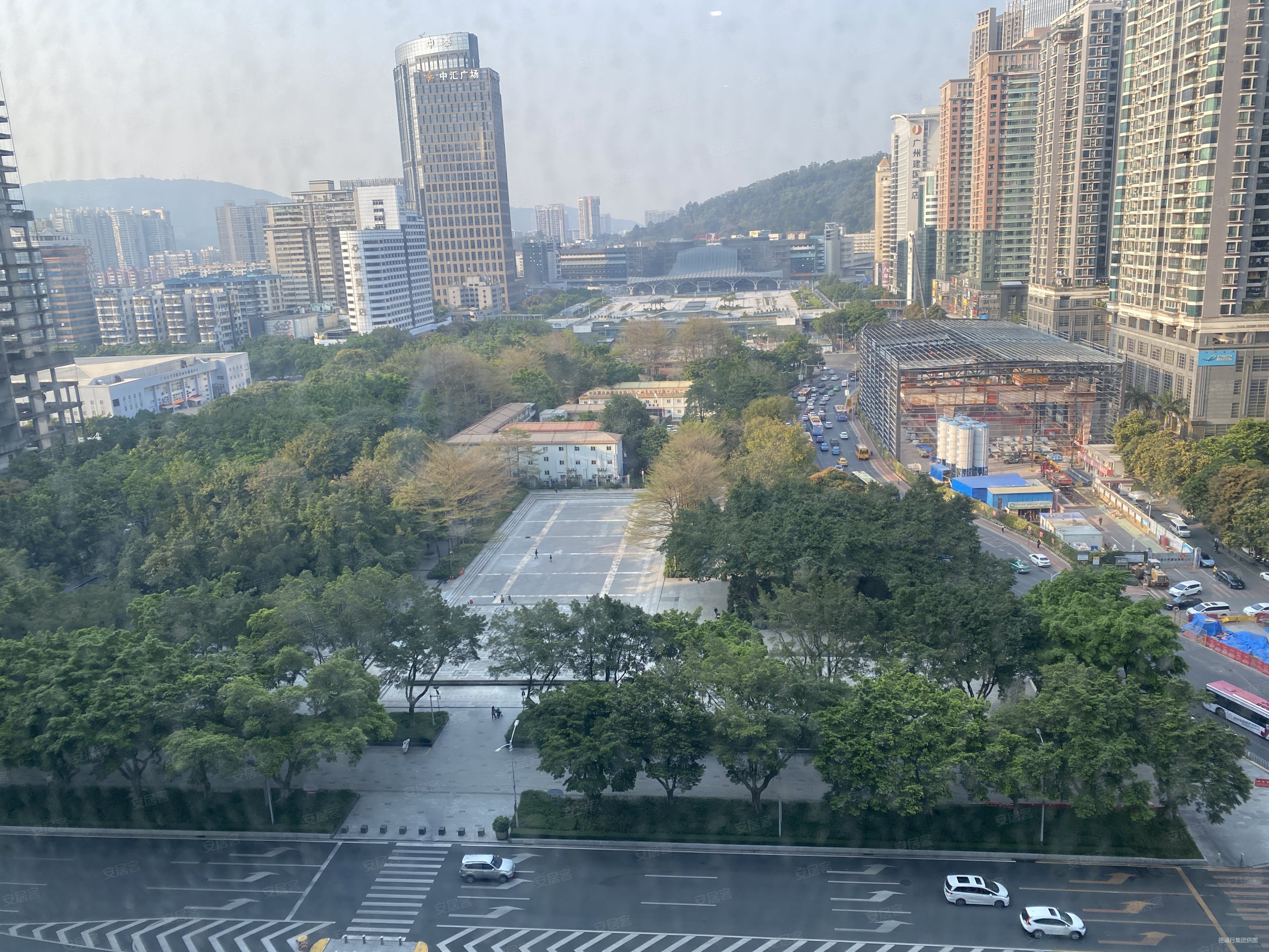 中信广场国际公寓3室1厅1卫124㎡南北650万