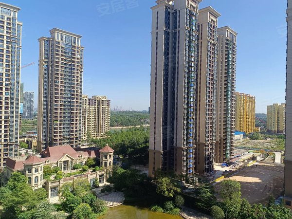 防城港港口桃花湾广场恒大悦澜湾全新出租恒大悦澜湾精装三房两厅两卫