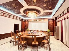 南宁青秀凤岭南东盟商务区豪华别墅带家私家电出租，可以商住两用，停车方便。出租房源真实图片