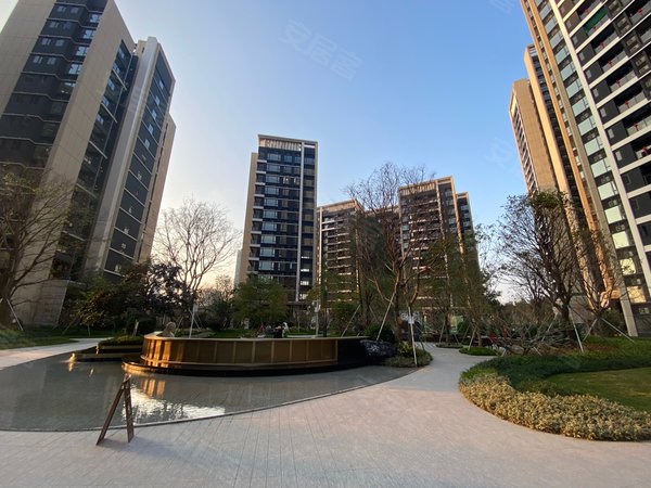 深圳光明光明勤诚达正大城乐园长圳地铁6号线,光明沃尔玛精装两房,带
