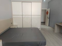 建湖双湖路双湖公园出租城南海聚汽贸城公寓1室一厅可短租。出租房源真实图片