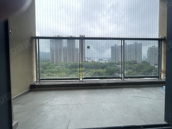 深圳龙岗坂田华晖瑞禧家园实拍 华晖瑞禧朝南100平大三房 租6500元