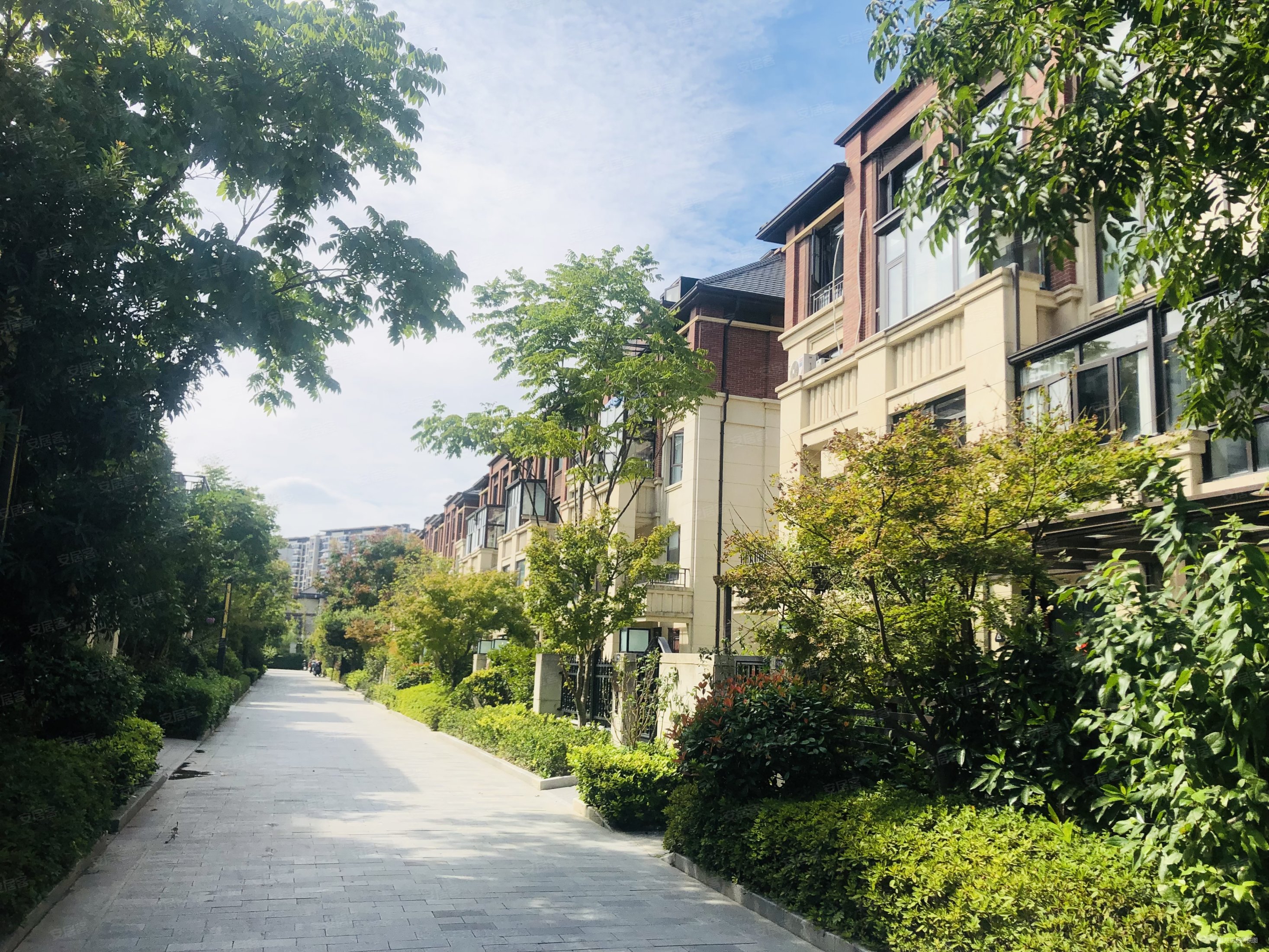 独墅湖边阳光城愉景湾叠加别墅带70平米大花园随时看房