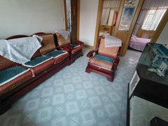 哈密哈密天马购物中心铁路24街4楼61平1200简装家电齐全，拎包入住出租房源真实图片